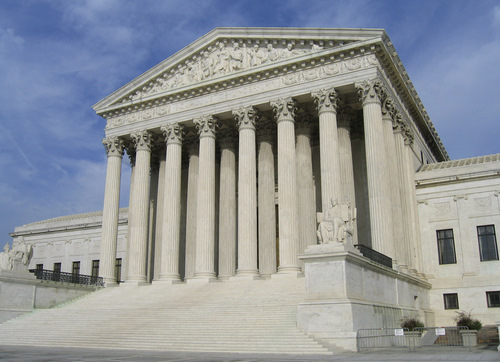 Picture of U.S. Supreme Court belongs here!